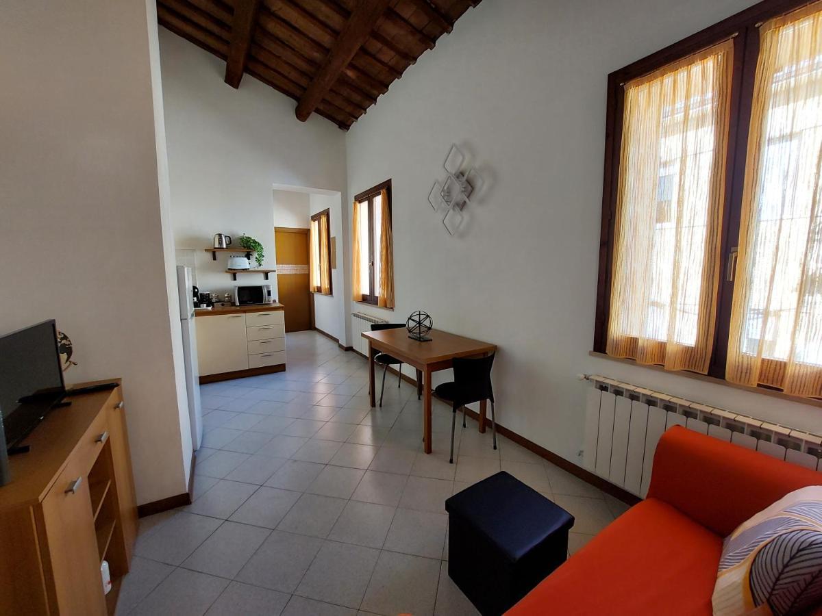 Appartamento In Centro Free Wi-Fi, Self Check-In Forlì Exteriör bild